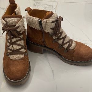 Womens Clark’s boots